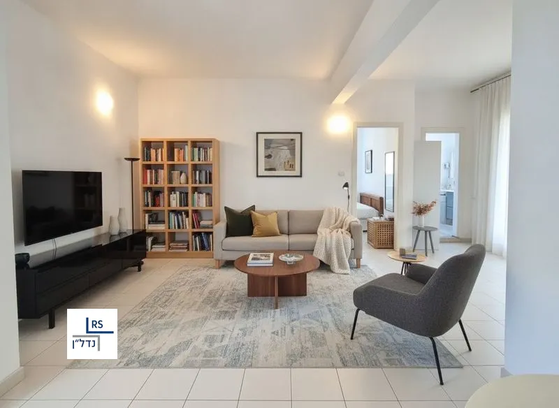Apartamento, 2.5 habitaciones en Hetsepon Hishen - Hechelek Hdromi, Tel Aviv-Yafo
