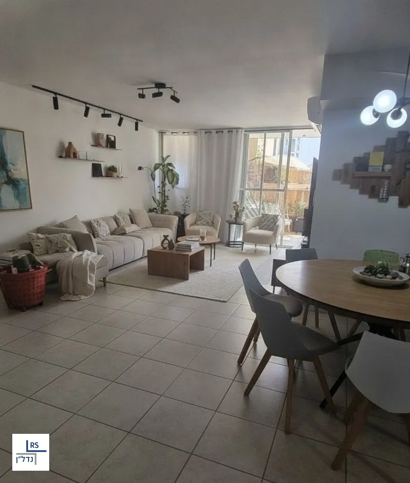 דירת 5 חדרים במרכז, הרצליה