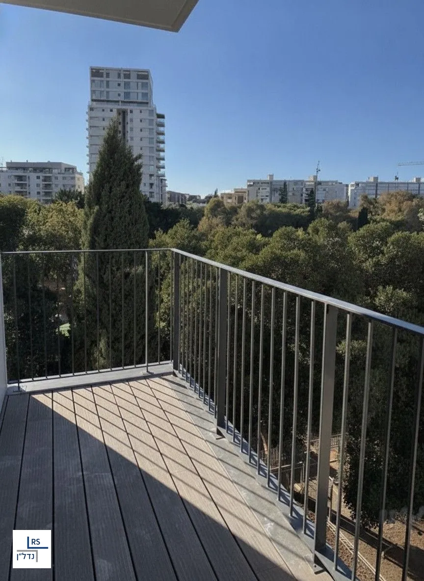 למכירה: דירת 5 חדרים בנווה אביבים, תל אביב-יפו – תמונה 1