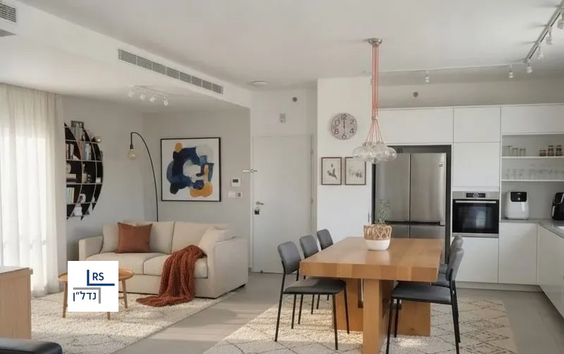 For sale: Apartment, 5 rooms in Golan, Ramat HaSharon, photo 2