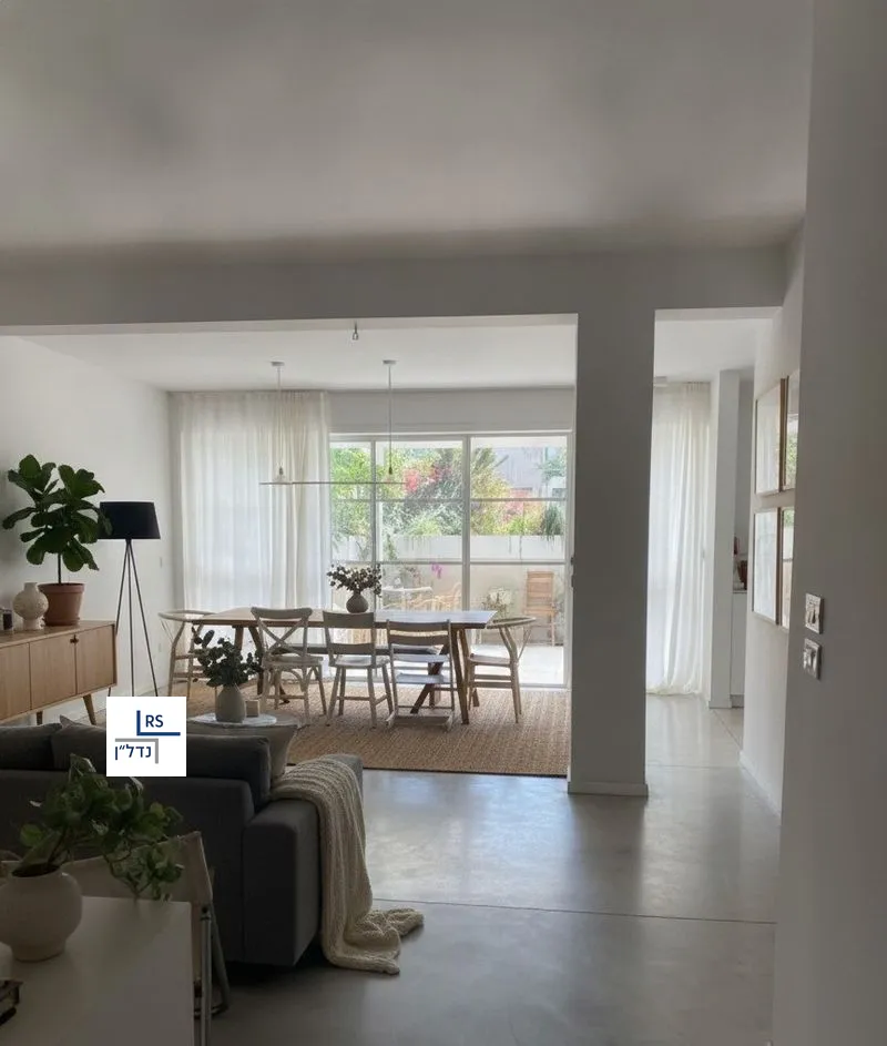En venta: Apartamento, 4 habitaciones en Ramat HaHayal, Tel Aviv-Yafo, foto 2